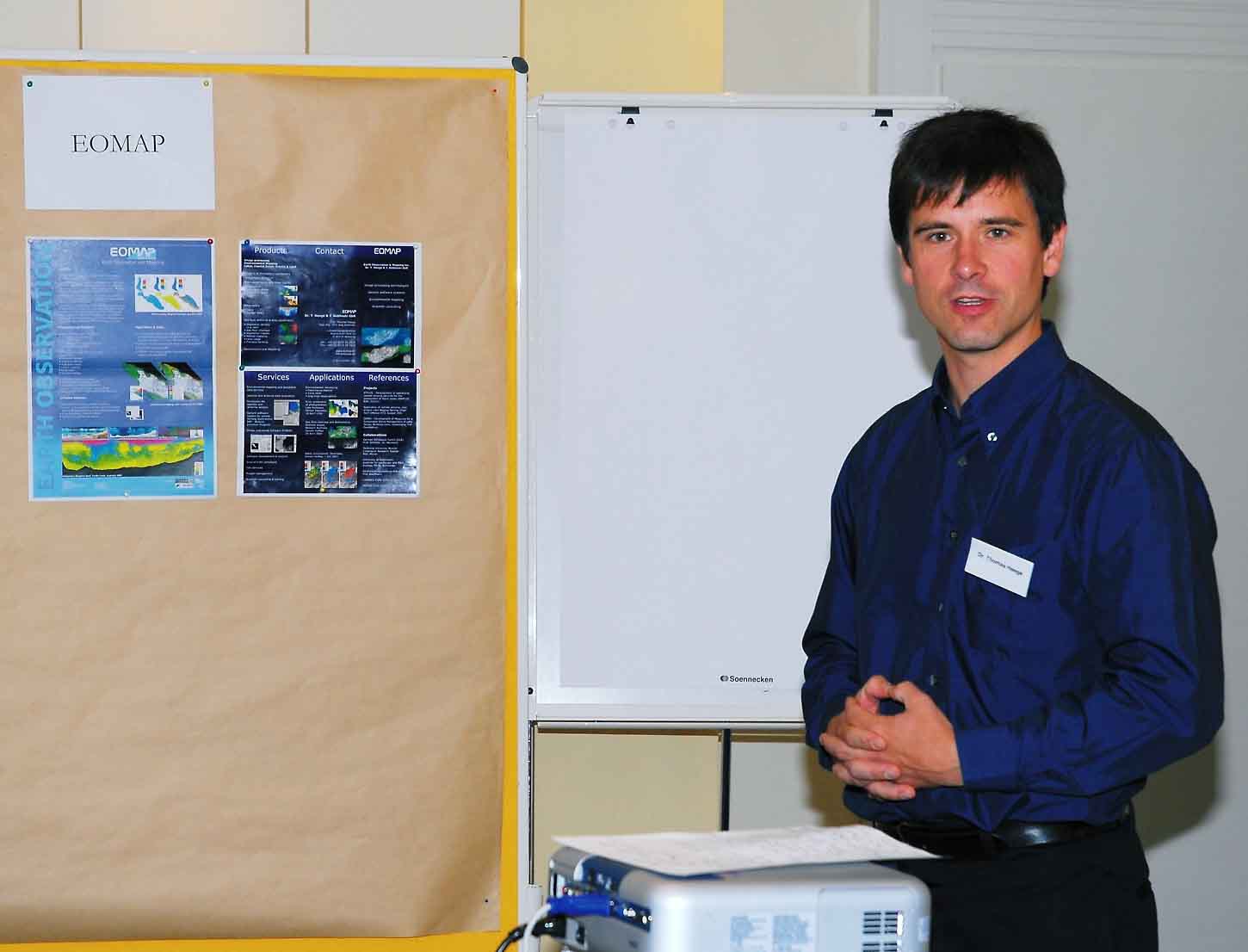 Thomas Heege presenting early EOMAP water analytics in 2006