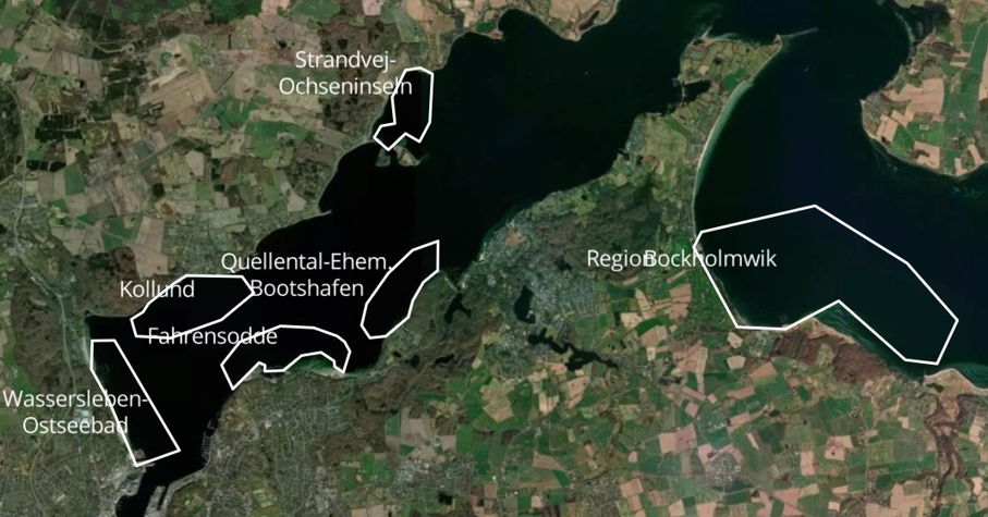 eoapp DIVE - polygons of a satellite image indicate diving spots